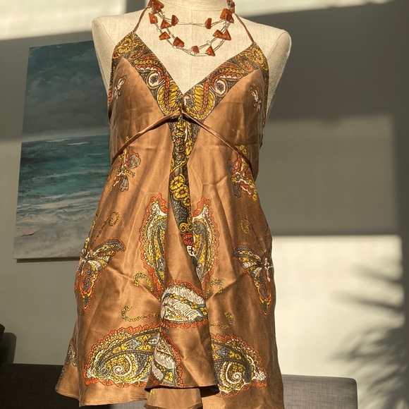 GREEN DRAGON silk butterfly strapy top with low back. - Picture 3 of 9